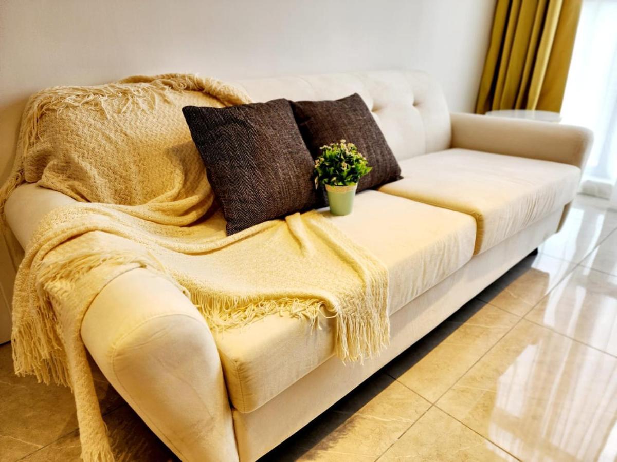 Apartment Axon